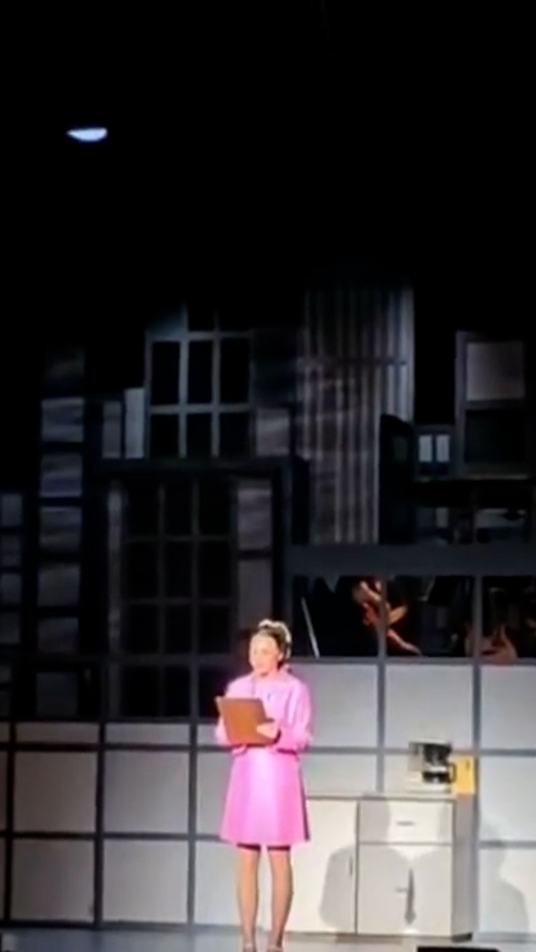 22928598 - 9to5Audience-thumb.jpg