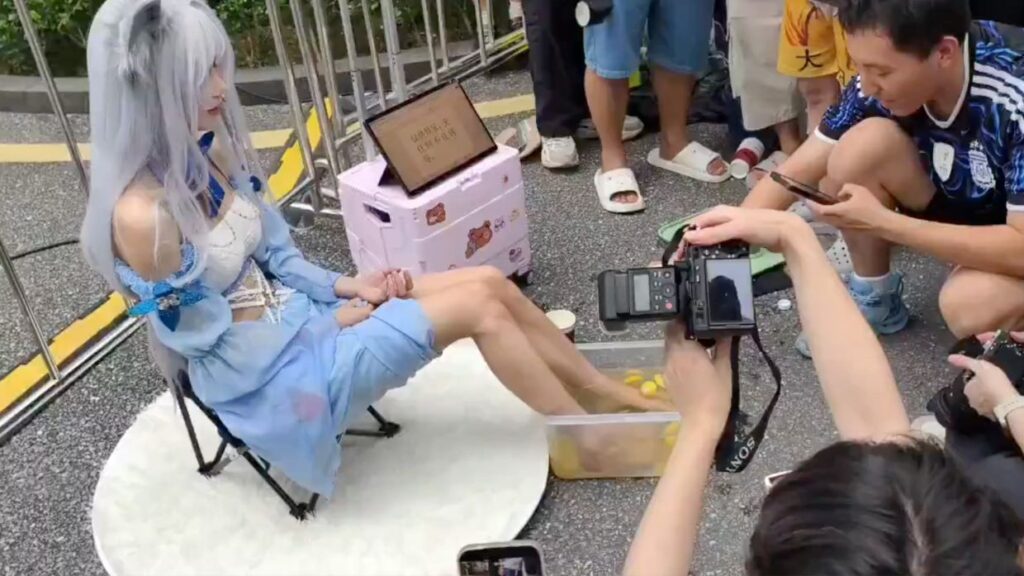 ‘So absurd!’: Chinese cosplayer draws crowds by selling lemonade ‘feet juice’