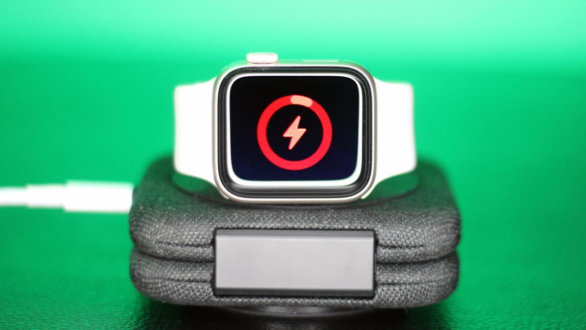 Apple Watch Battery Charging SE 3