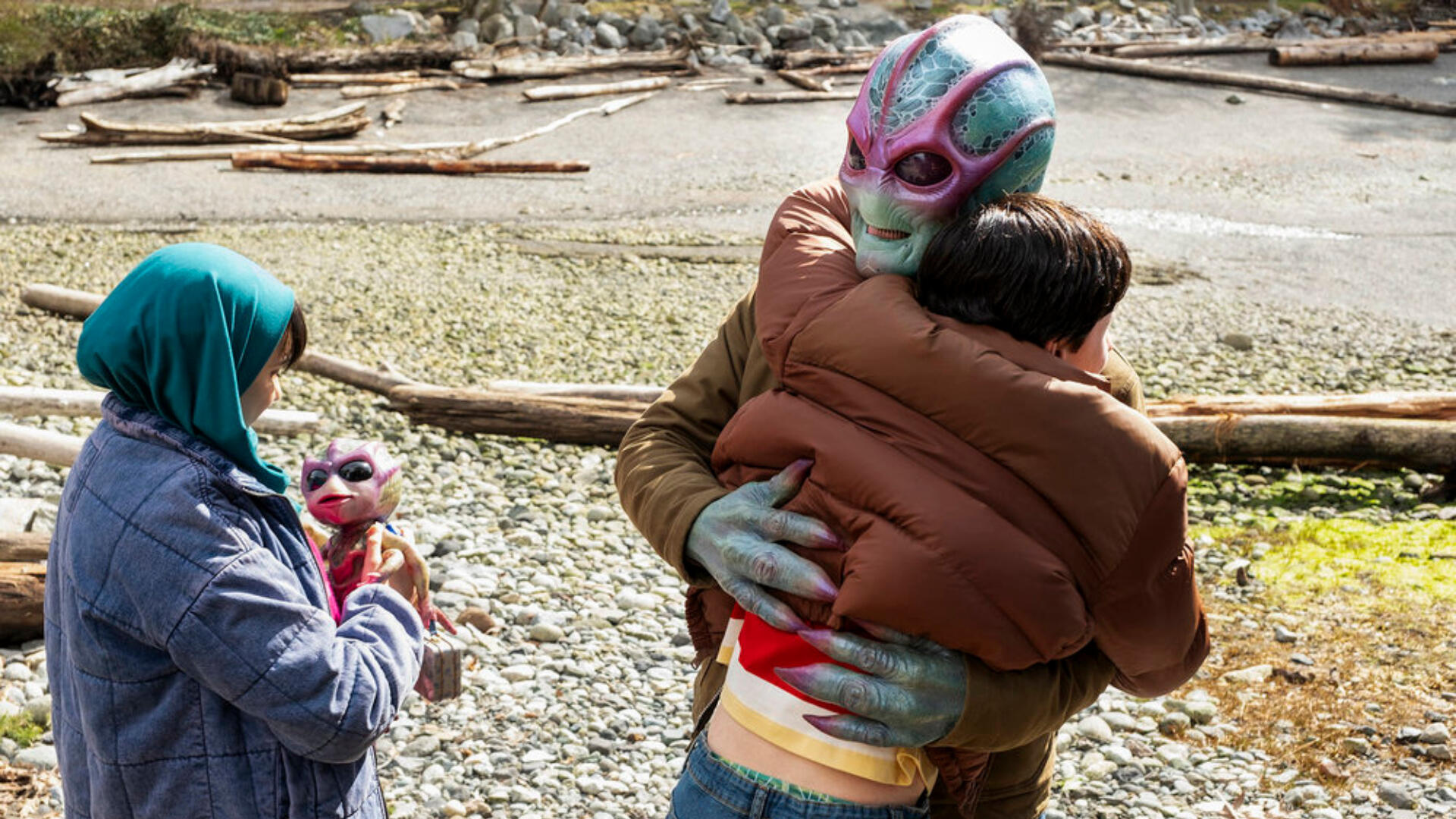 Gracelyn Awad Rinke as Sahar, Alan Tudyk as Alien Harry