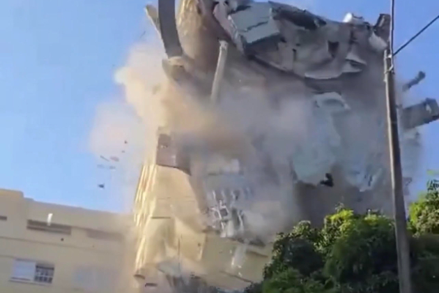 Colombia searches for hundreds missing after devastating earthquake