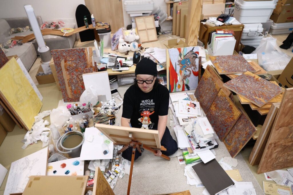 Painter supporting quake-hit Kumamoto with manga “Kinnikuman”