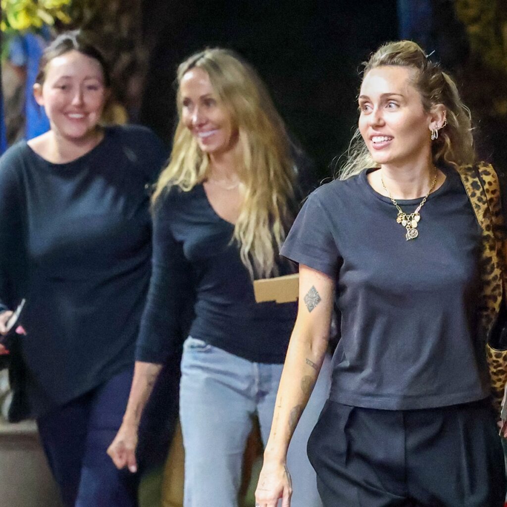 Miley Cyrus Enjoys Rare Girls’ Night Out With Noah Cyrus and Mom Tish Cyrus Miley Cyrus Enjoys Rare Girls’ Night Out With Noah Cyrus and Mom Tish Cyrus