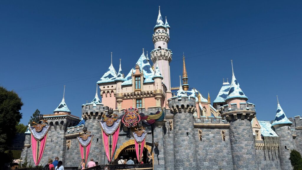 Why Disney fans are spending ,100 on a set of pins
