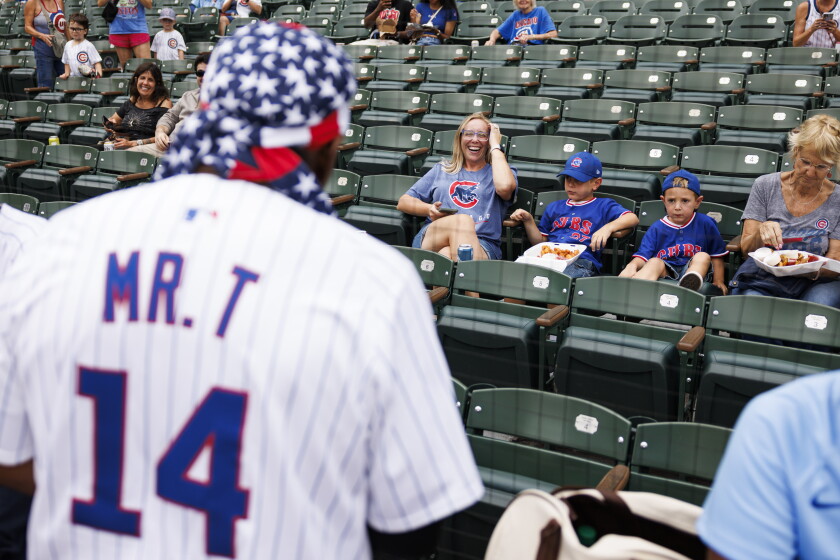 Mr. T greets Cubs fans.