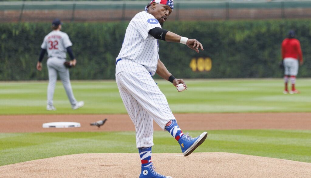 Mr. T delights Chicagoans at Cubs game, fan expo: ‘I want to be there to uplift them’
