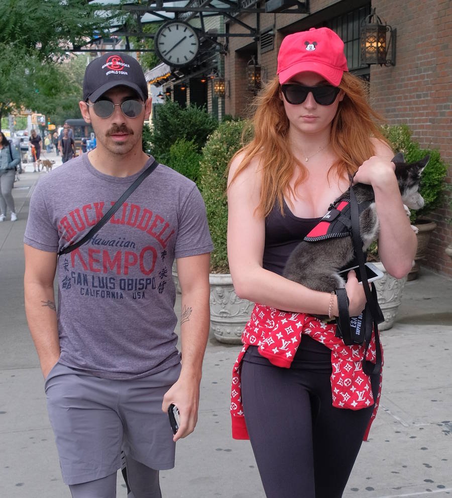 Joe Jonas engaged to Sophie Turner