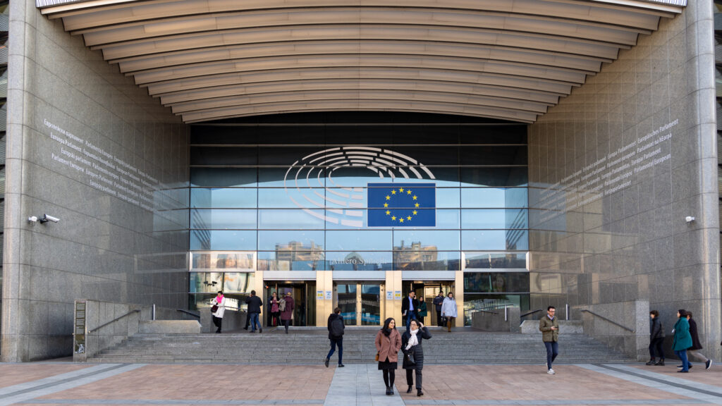 EU Commission Designates ChatGPT, Reddit and Roblox as Major Online Platforms