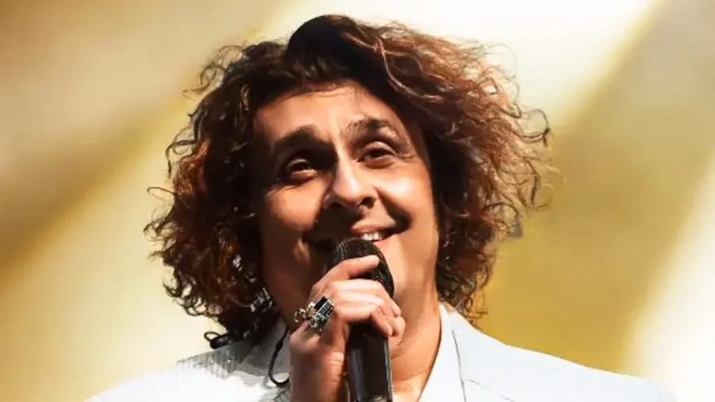Watch: Sonu Nigam sings while undergoing surgery, shares rare operating theatre video Watch: Sonu Nigam sings while undergoing surgery, shares rare operating theatre video