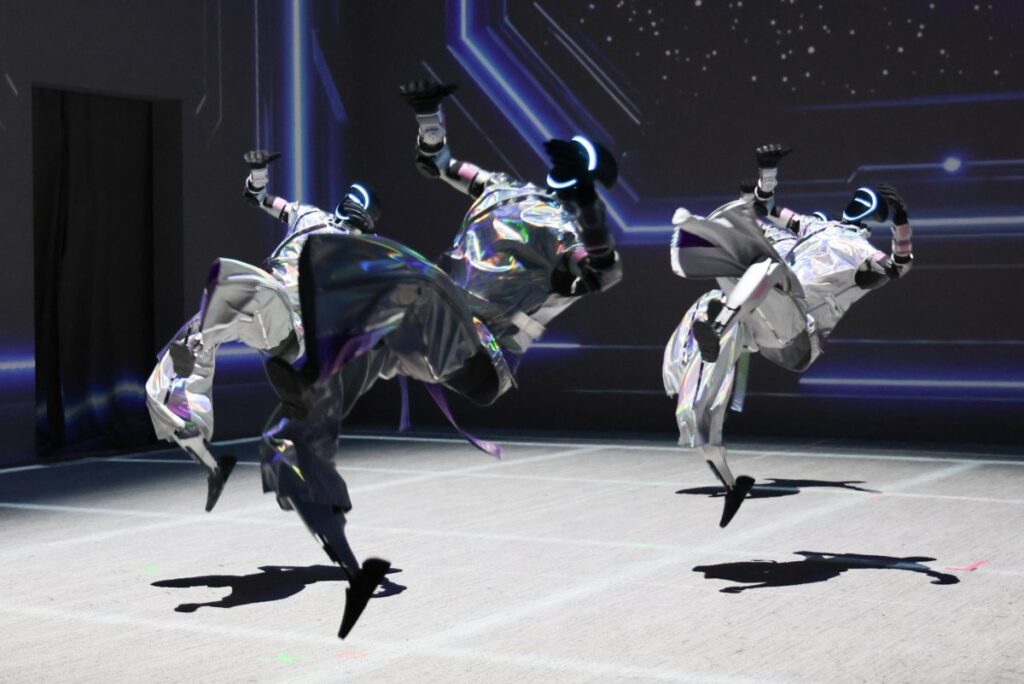 Galaxy Corp. opens Seoul robot park featuring K-pop performances