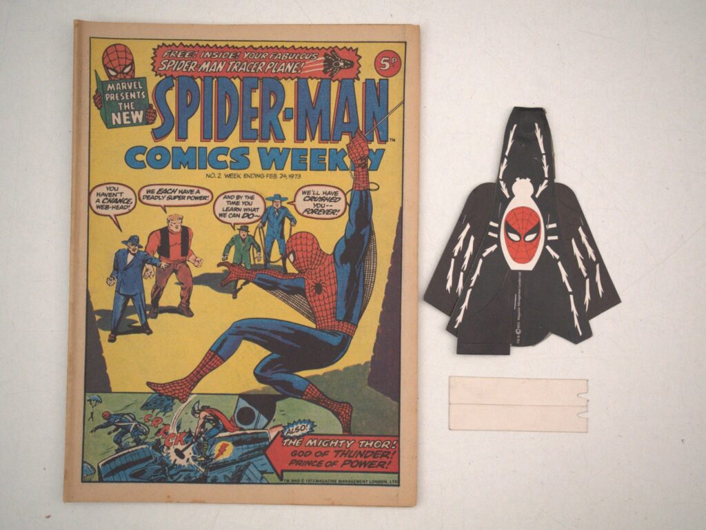 SPIDER-MAN COMICS WEEKLY #2 (1973 - MARVEL UK) - Rare opportunity to pick up the second issue with the FREE GIFT TRACER PLANE - No cutouts or writing inside