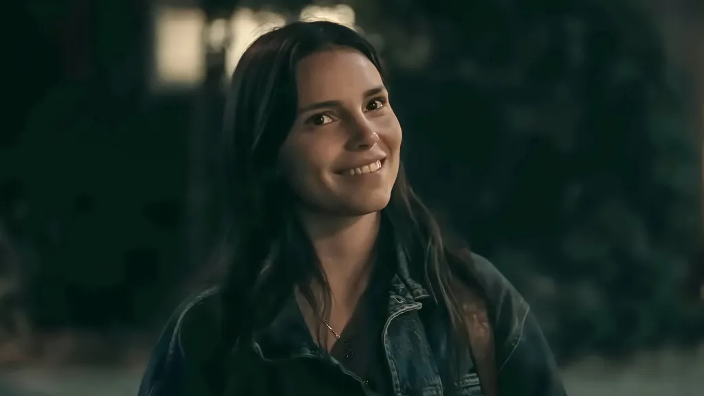 Inde Navarrette as Nikki in Obsession