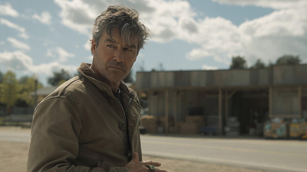 Kyle Chandler in "Lanterns"
