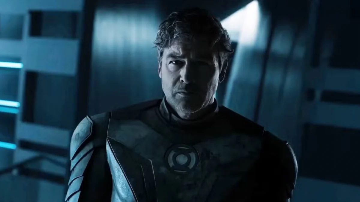 Hal Jordan (Kyle Chandler) in the HBO Max series Lanterns in full uniform.