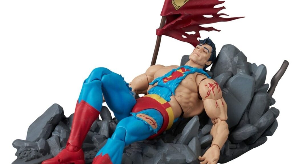 New Death of Superman (Battle Damaged) MAFEX Figure Revealed