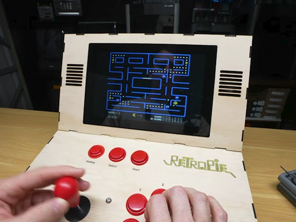 A Tabletop Arcade Built to Show Off A Tabletop Arcade Built to Show Off