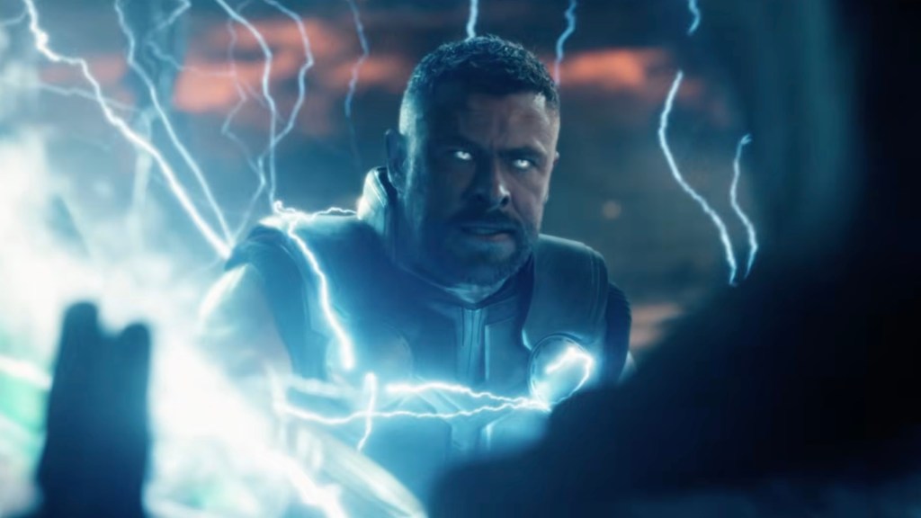 Thor fighting Doctor Doom in Avengers Doomsday