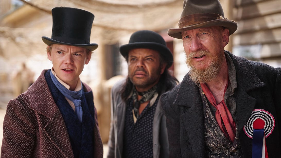 Thomas Brodie-Sangster, Luke Carroll, and David Thewlis, The Artful Dodger