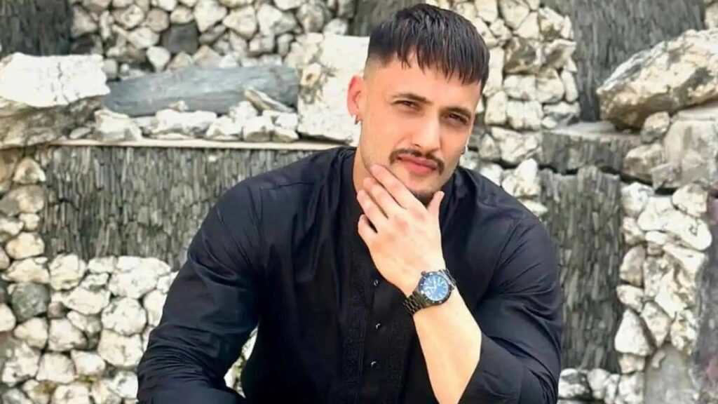 Asim Riaz sends cease-and-desist notice to Bhavya Singh over `false` remarks Asim Riaz sends cease-and-desist notice to Bhavya Singh over `false` remarks