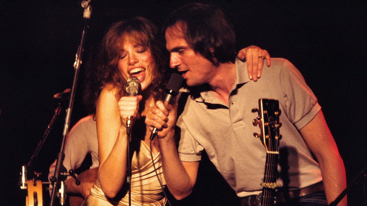 Carly Simon and James Taylor appear together at the Bottomline.