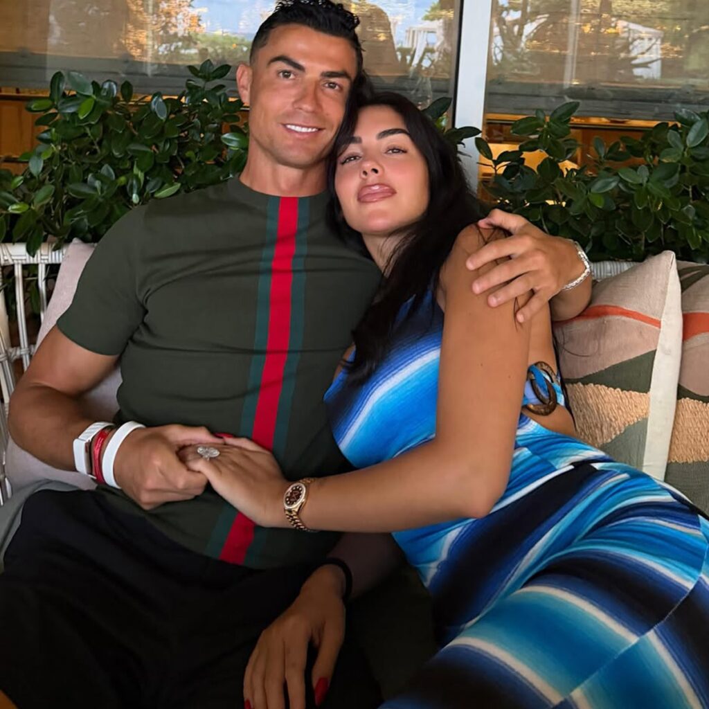 Cristiano Ronaldo, Georgina Rodríguez Explain Why They Got Married in Their Living Room Cristiano Ronaldo, Georgina Rodríguez Explain Why They Got Married in Their Living Room