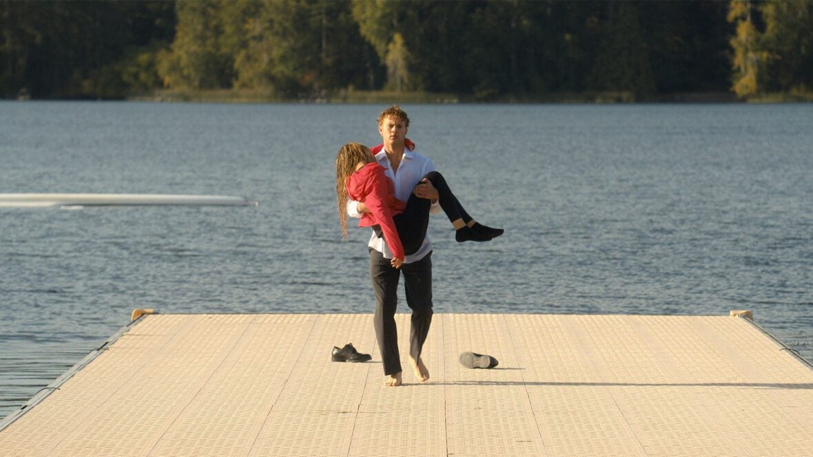Still of Sam Braun and Miku Martineau in Crew Girl