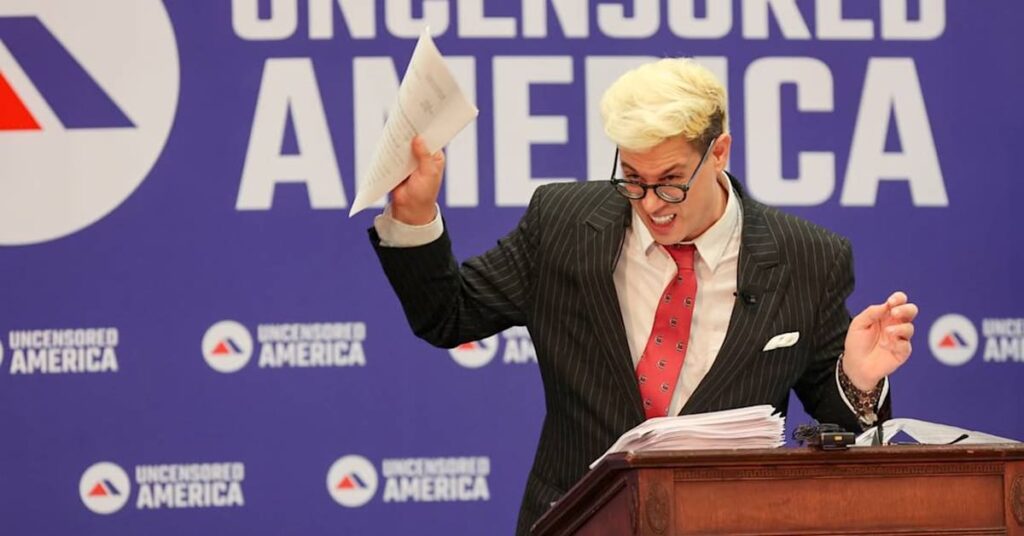 Milo Yiannopoulos Shows Disgusts With Fast Food Item in First Comment Since Deportation