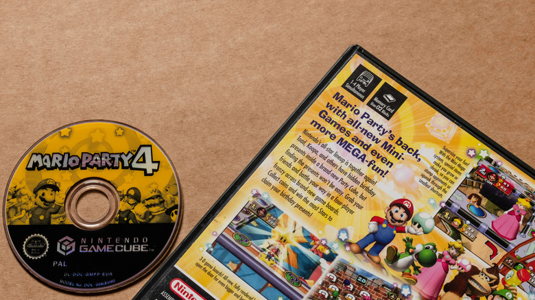 Mario Party 4 GameCube disc and box