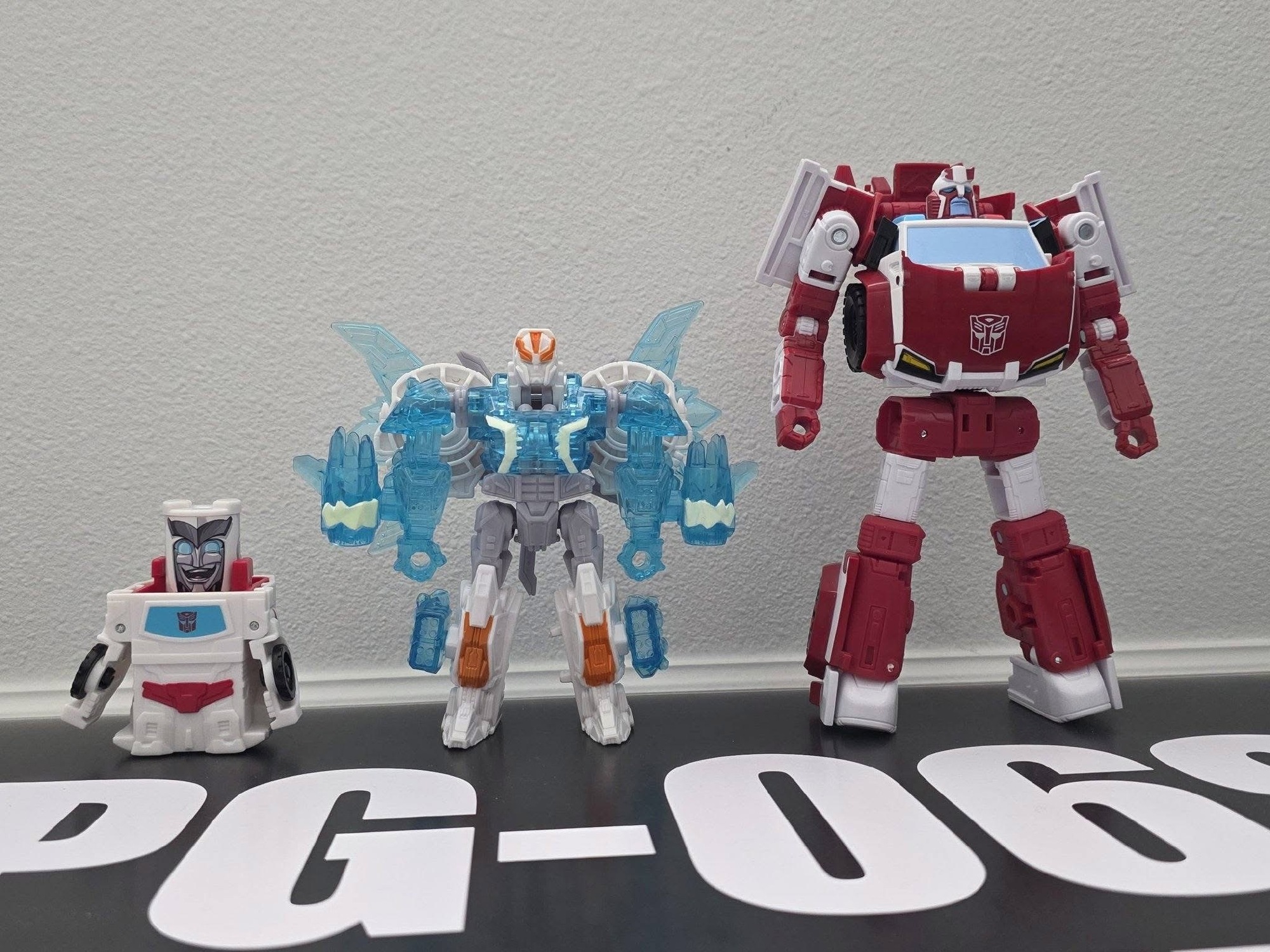 Energon Surge Ratchet, Megatron In-Hand Images of Cyberworld Armored Cyber Changers