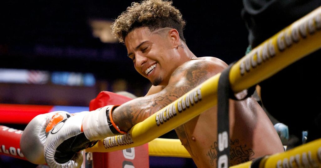 Austin McBroom Defeats FaZe Temperrr in Round