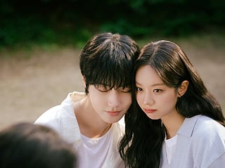 Hyeri and Hyeri and Hwang In-Youp in Dream to You.