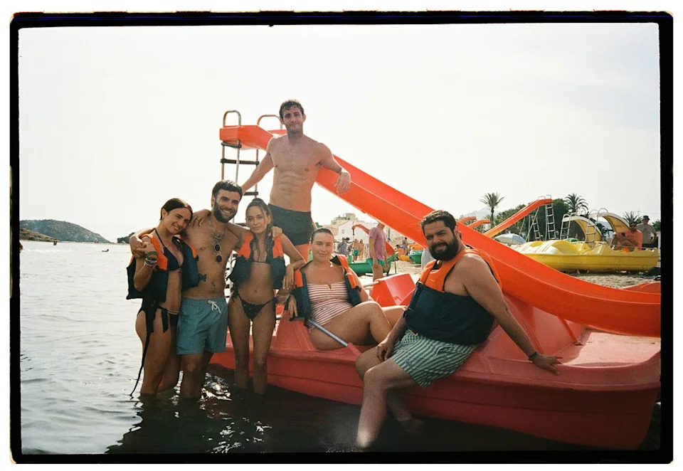 Itziar Manero as Coco, Ricardo Gomez as Gus, Lucia de la Fuente as Aroa, Daniel Ibañez as Marin, Clara Sans as Blanca, Brays Efe as Loren in analog photography of TLVDMMCredit: Carla Oset/Netflix