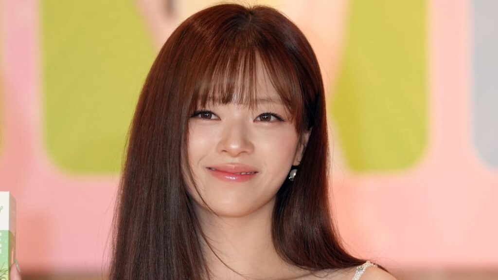 TWICE’s Jeongyeon Leaves JYP Entertainment, Will Remain a Group Member
