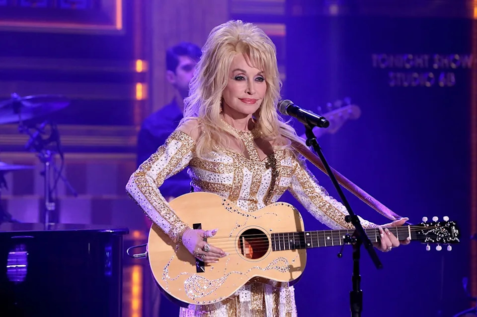 <p>19. The number of people desperate to get in touch with Parton would be enough to drive her crazy if she let it. That's why, "I'm a low-tech girl in a high-tech world," <a href="https://www.eonline.com/news/1390539/the-hilarious-reason-why-dolly-parton-only-uses-fax-and-not-text-messages" target="_blank">she admitted on a 2023 episode</a> of <a href="https://www.youtube.com/watch?v=j1HtaX_1W8Y" target="_blank"><em>The Drew Barrymore Show</em></a>. "I don't want to talk to everybody that wants to talk to me."</p><p>Her preferred mode of communication is a bit of a throwback. "You don't call Dolly, you fax her," <strong><a href="https://www.eonline.com/news/reba" target="_blank">Reba McEntire</a></strong> shared on Apple Music's <a href="https://music.apple.com/us/curator/southern-accents-radio/1500976687" target="_blank">Southern Accents Radio</a> in 2022. "That's the only way I know to get ahold of her. I even asked <a href="https://www.eonline.com/news/1133170/kenny-rogers-dead-at-age-81" target="_blank"><strong>Kenny Rogers</strong></a> one time, I said, 'Do you have Dolly's cell number?' He said, 'No.' So you fax her."</p>