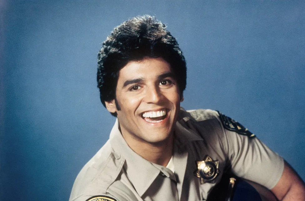 Erik Estrada, 77, Stuns Fans with Ageless Look at Tucson Comic-Con
