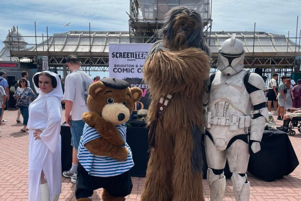 Star Wars characters appear at Brighton Palace Pier ahead of Comic Con