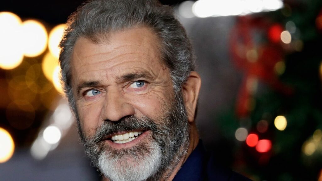 Mel Gibson Apologizes For “Thoughtless Idiocy” in Using Mock Sign Language at Fan Expo Canada Mel Gibson Apologizes For “Thoughtless Idiocy” in Using Mock Sign Language at Fan Expo Canada