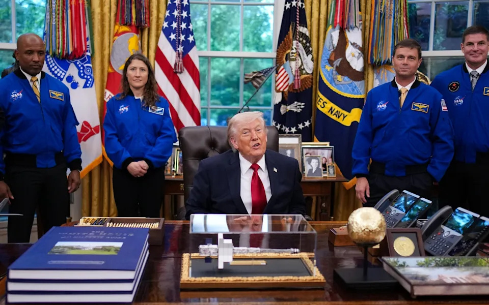 Donald Trump met with the Artemis II astronauts in the Oval Office on April 29, 2026, the date mentioned in Taylor Swift's song