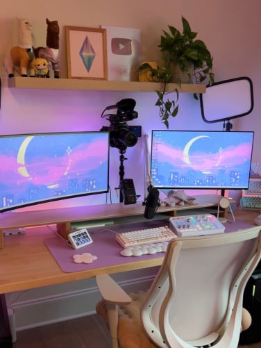 Kelsey Impicciche's two monitor gaming set-up