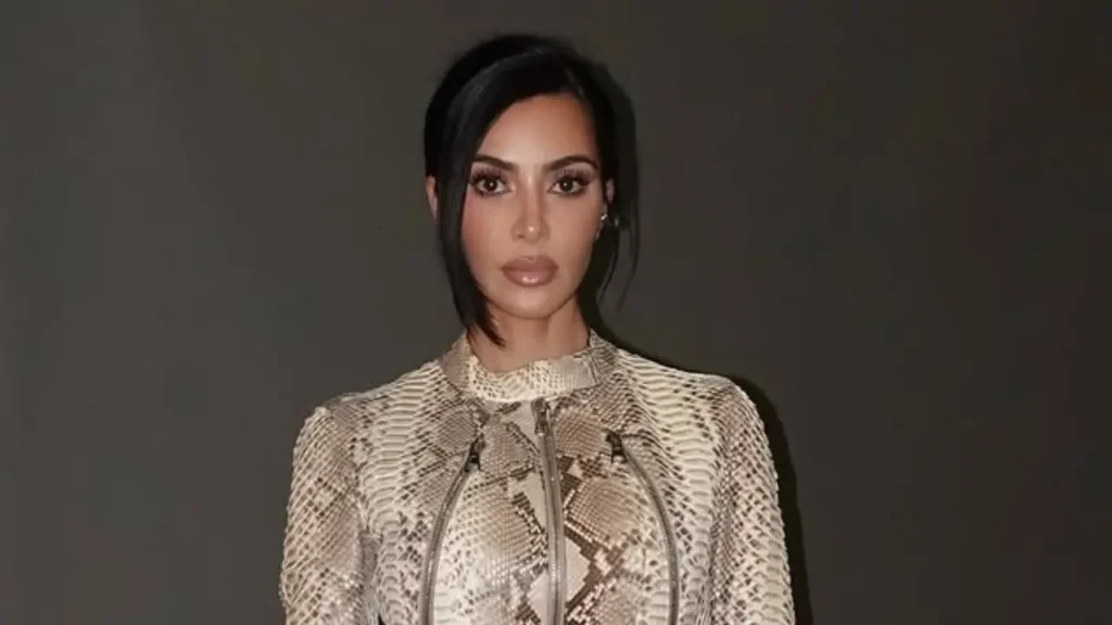 Kim Kardashian’s USD 60 million mansion hit by burglary as thief takes staff car Kim Kardashian’s USD 60 million mansion hit by burglary as thief takes staff car