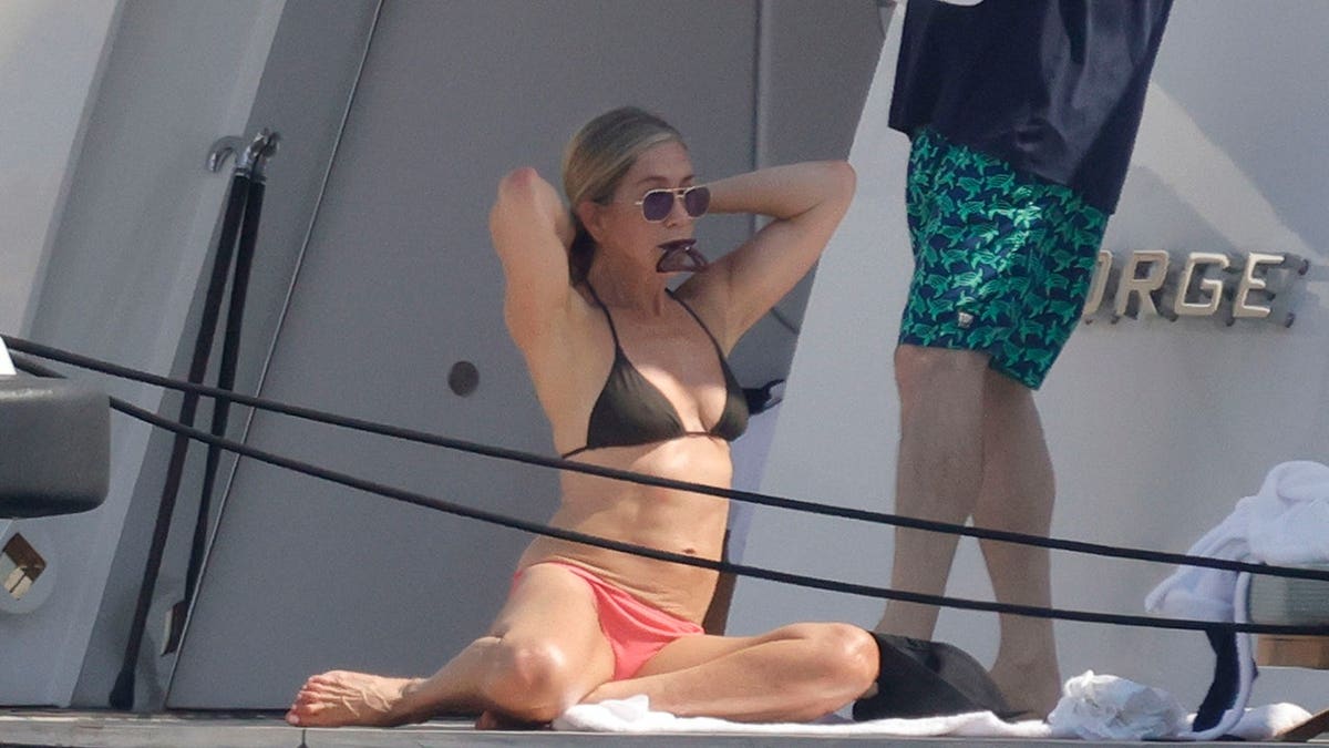 Jennifer Aniston on a yacht in Mallorca sunbathing in July 2026.