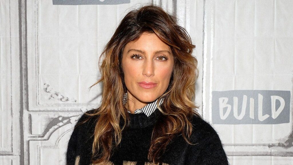 ‘Blue Bloods’ star Jennifer Esposito says she walked away from Hollywood after years of rejection and ‘abuse’ ‘Blue Bloods’ star Jennifer Esposito says she walked away from Hollywood after years of rejection and ‘abuse’