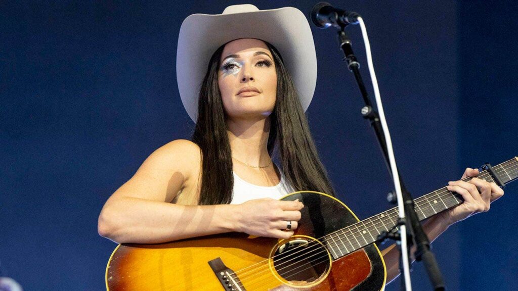 Kacey Musgraves divides fans with immigrant children’s plea, faces boycott calls to ‘shut up and sing’
