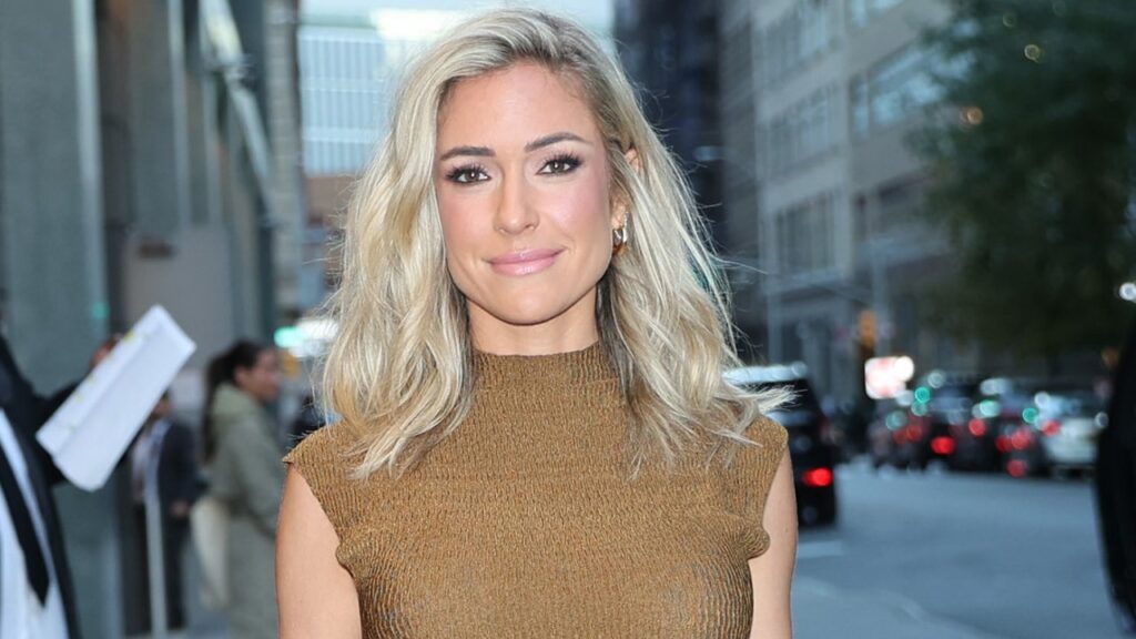 Kristin Cavallari rocks black string bikini months after revealing runway