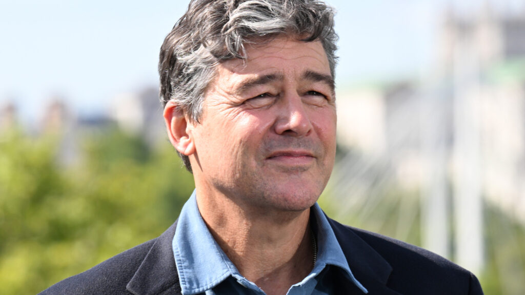 5 Best Kyle Chandler TV Shows, Ranked