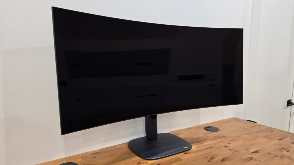 Alienware 39 5K OLED Gaming Monitor Review: First Class, If You Can Justify It