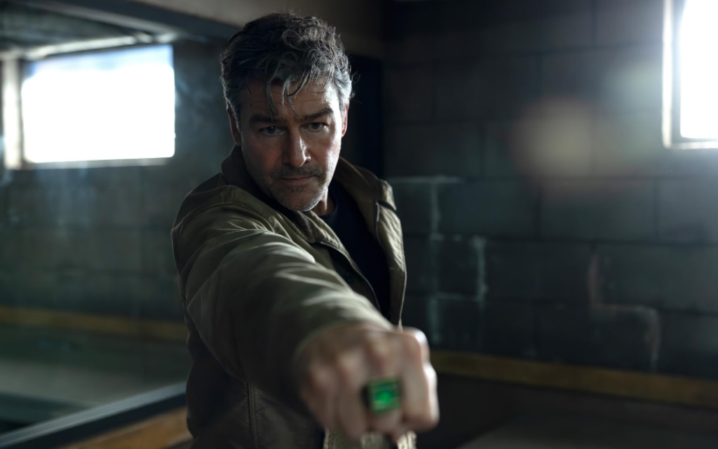 Kyle Chandler’s Comic-Con mission wasn’t just promoting DC Studios’ Lanterns… he also wanted to sneak onto the showfloor to read these Tom King comics he keeps hearing about