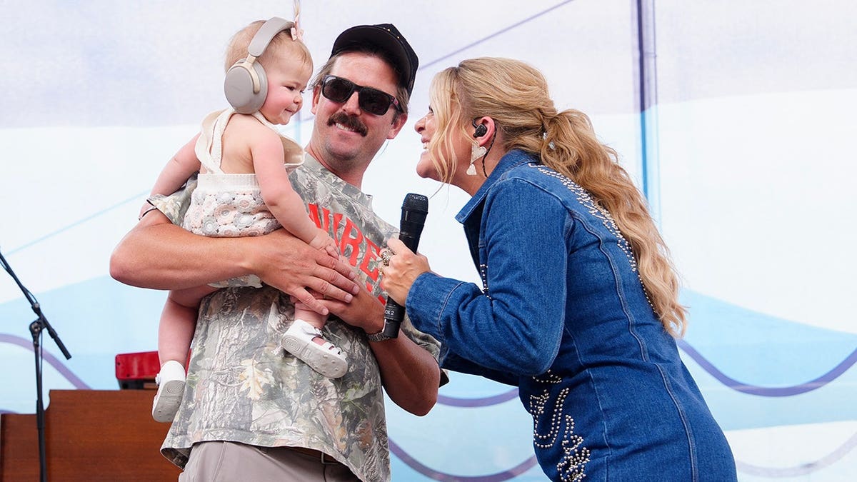 Lauren Alaina on stage with her family at CMA Fest in Nashville, Tennessee in June 2026.