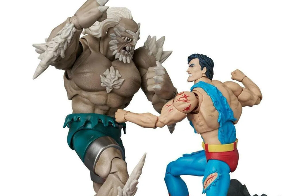 New MAFEX Death of Superman Doomsday and Battle