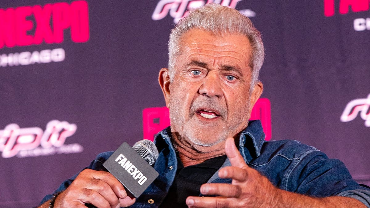 Mel Gibson on stage at Fan Expo